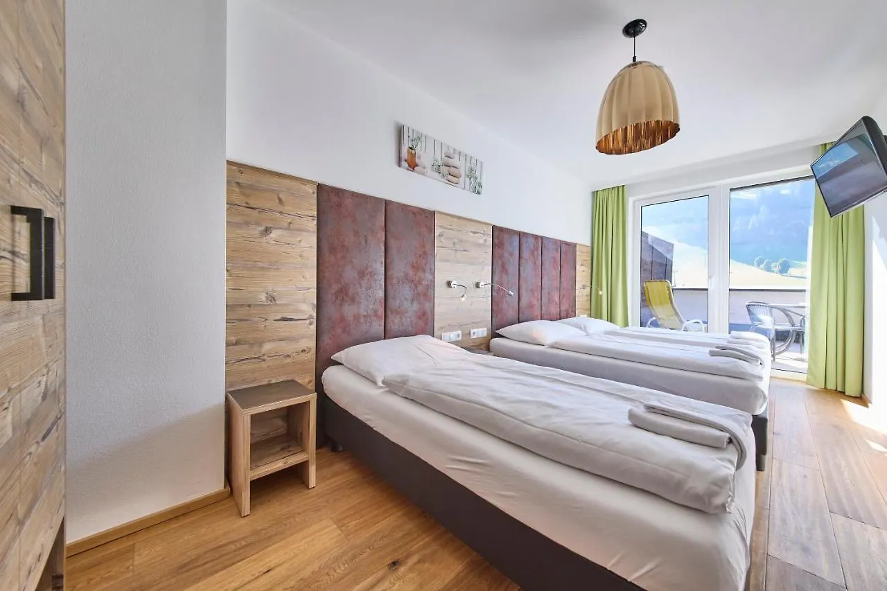 Intown Appartements Saalbach-Hinterglemm 0*,